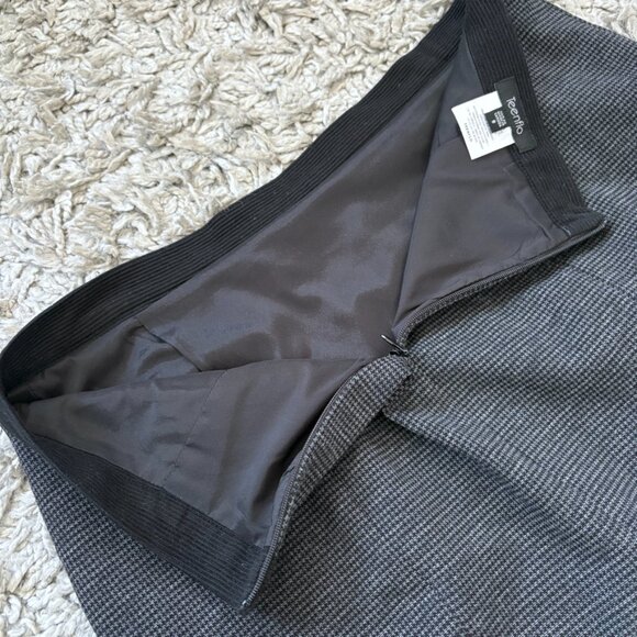 Teenflo Pencil Skirt | Black and Grey Houndstooth Straight Skirt - Picture 8 of 9